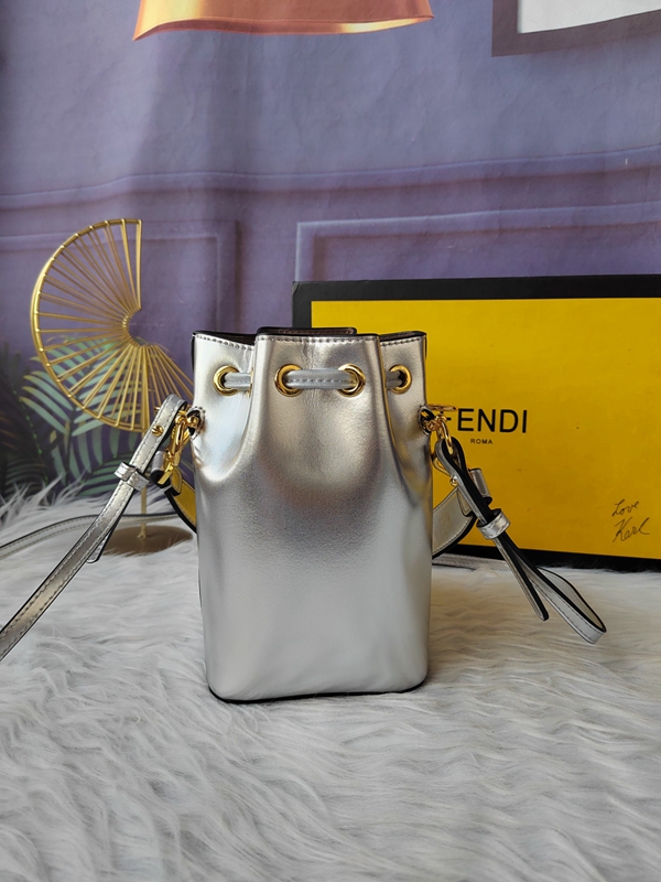 スーパーコピーブランドバッグ背面デザイン